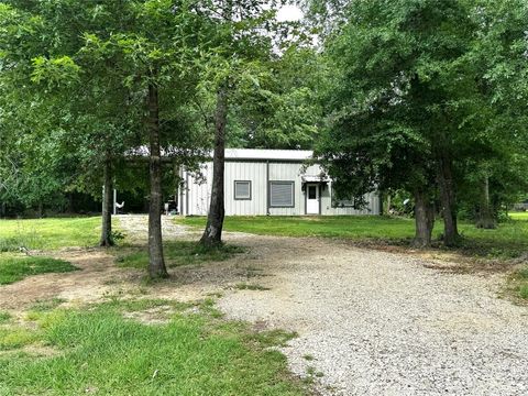 Single Family Residence in Dayton TX 543 County Road 303.jpg