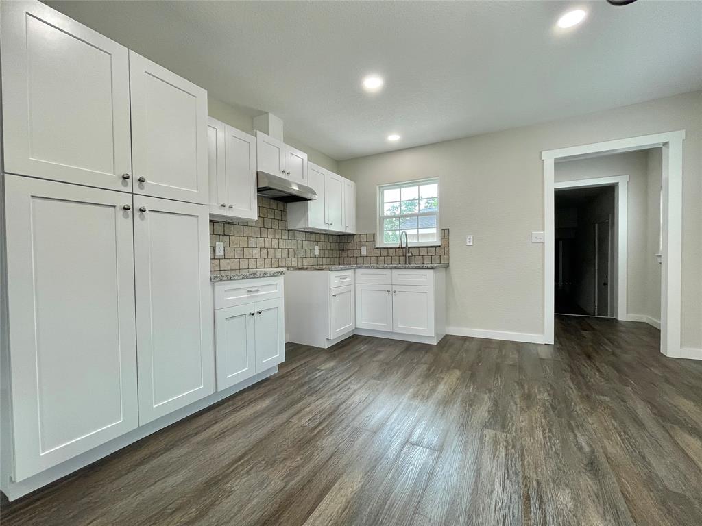 527 W 4th Street, Freeport, Texas image 13
