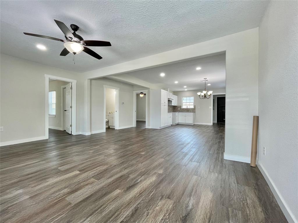 527 W 4th Street, Freeport, Texas image 7