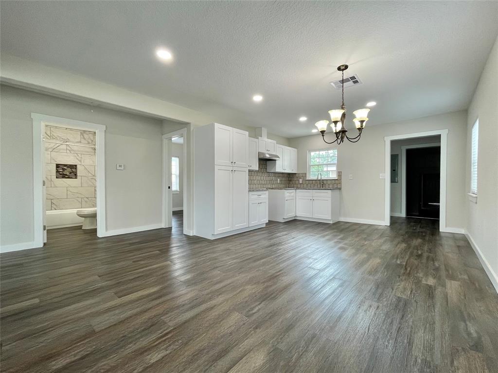 527 W 4th Street, Freeport, Texas image 10