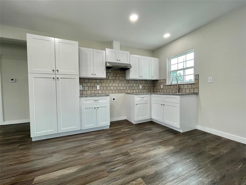 527 W 4th Street, Freeport, Texas image 14
