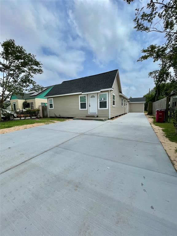 527 W 4th Street, Freeport, Texas image 1