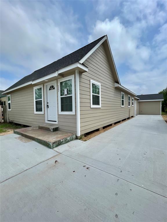 527 W 4th Street, Freeport, Texas image 3