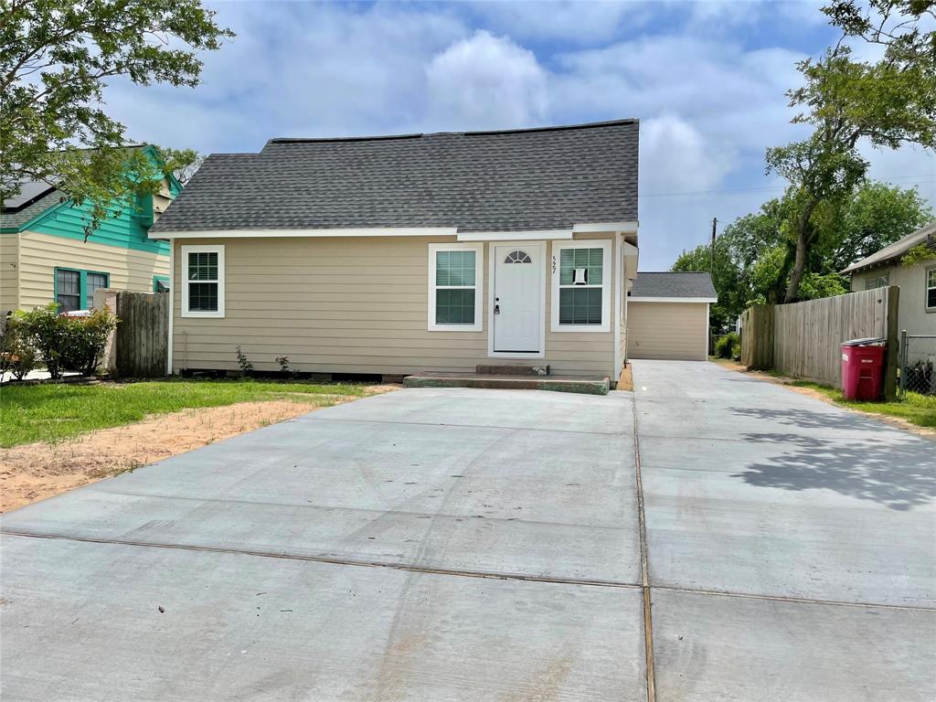 527 W 4th Street, Freeport, Texas image 2