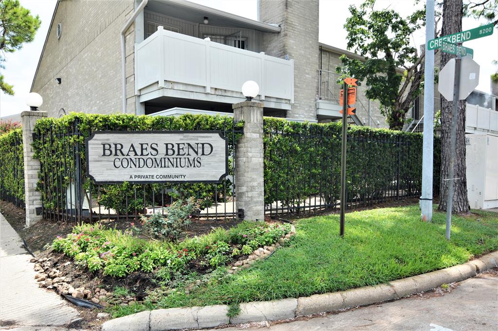 Photo 1 of 14 — 10763 Braes Bend Drive 10763, Houston, TX 77071