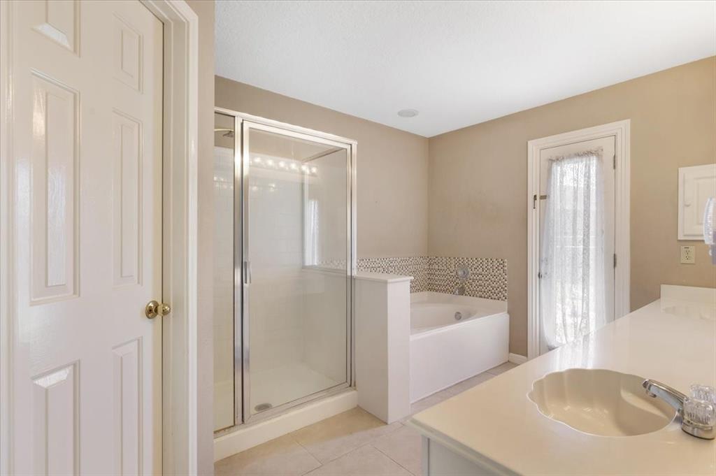 4014 Ivywood Drive, Pearland, Texas image 11