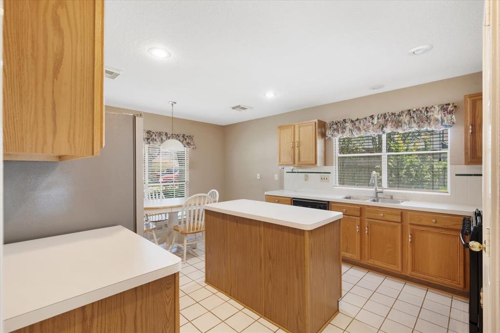 4014 Ivywood Drive, Pearland, Texas image 6