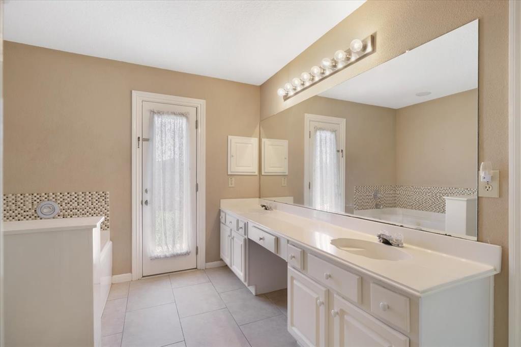 4014 Ivywood Drive, Pearland, Texas image 12
