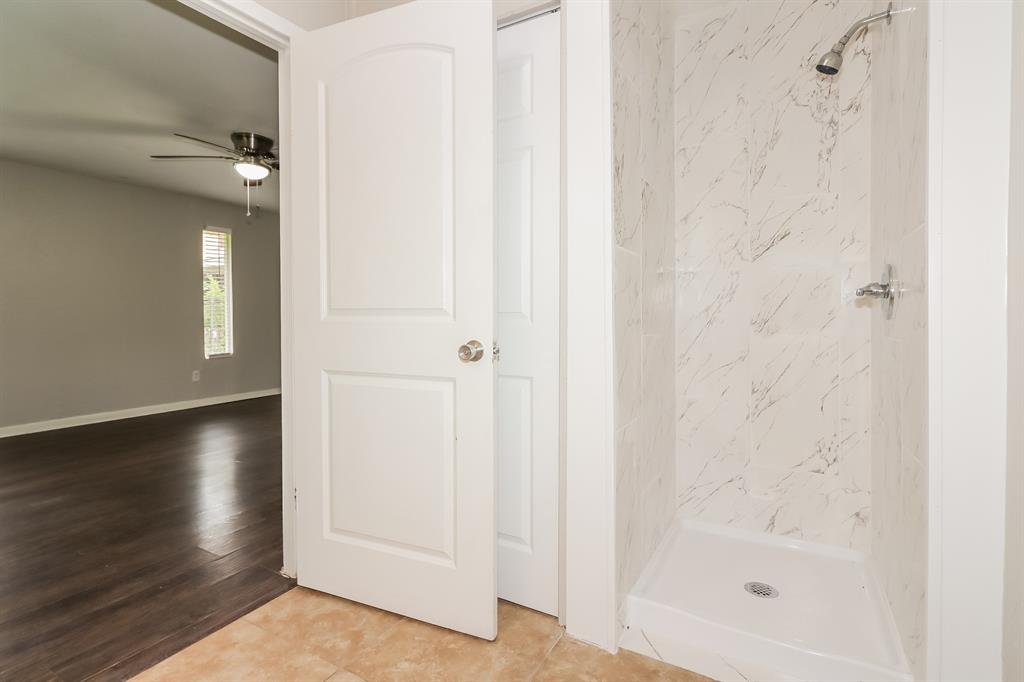315 Eastlake Street, Houston, Texas image 15