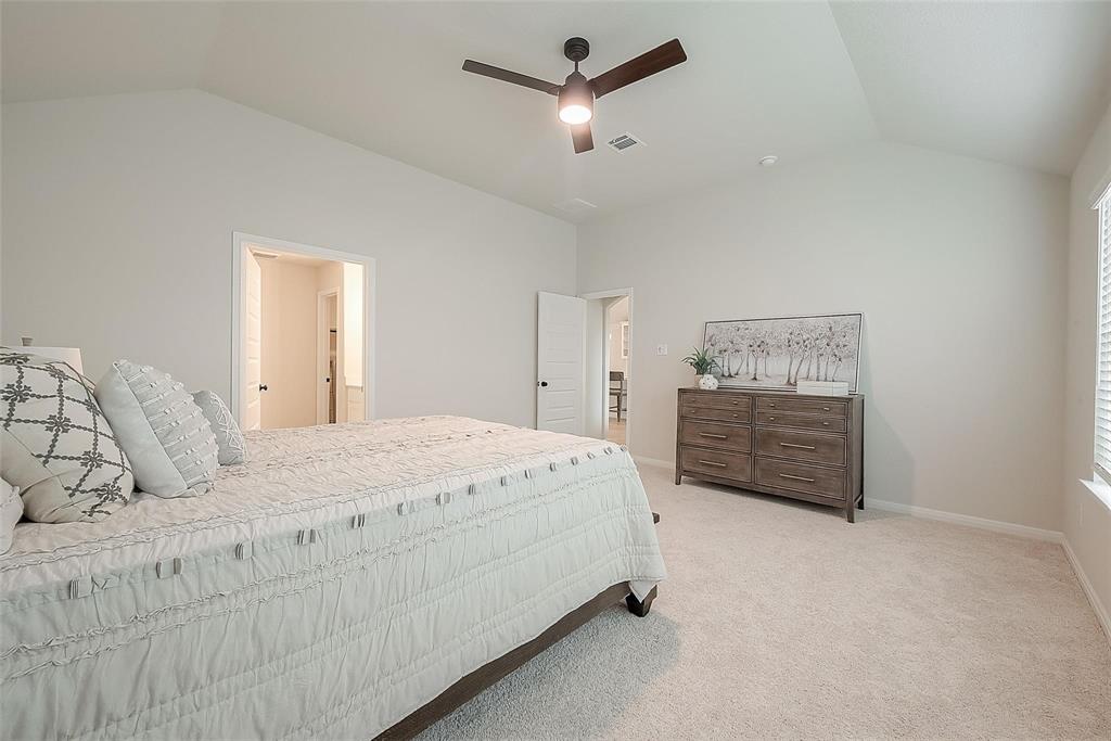 418 Kendall Crest Drive, Alvin, Texas image 11
