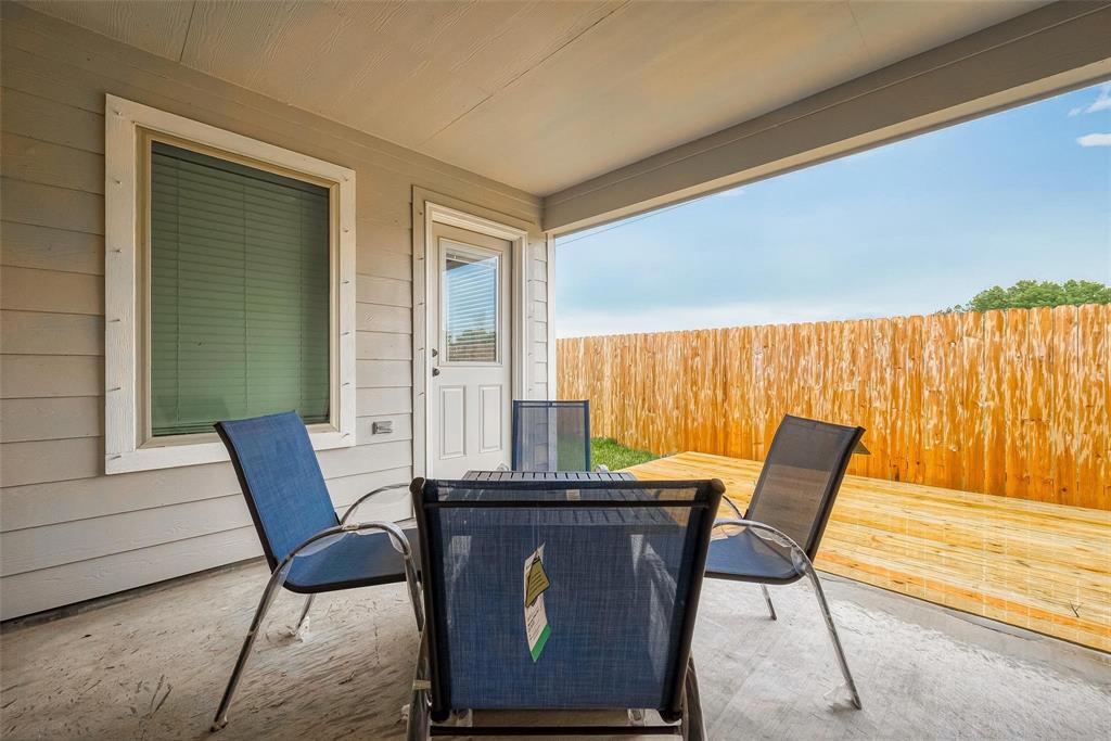 418 Kendall Crest Drive, Alvin, Texas image 15