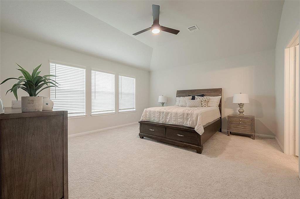 418 Kendall Crest Drive, Alvin, Texas image 9