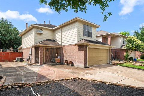 Photo of 11607 Zarroll Drive, Houston, TX 77099 (MLS # 40942685)