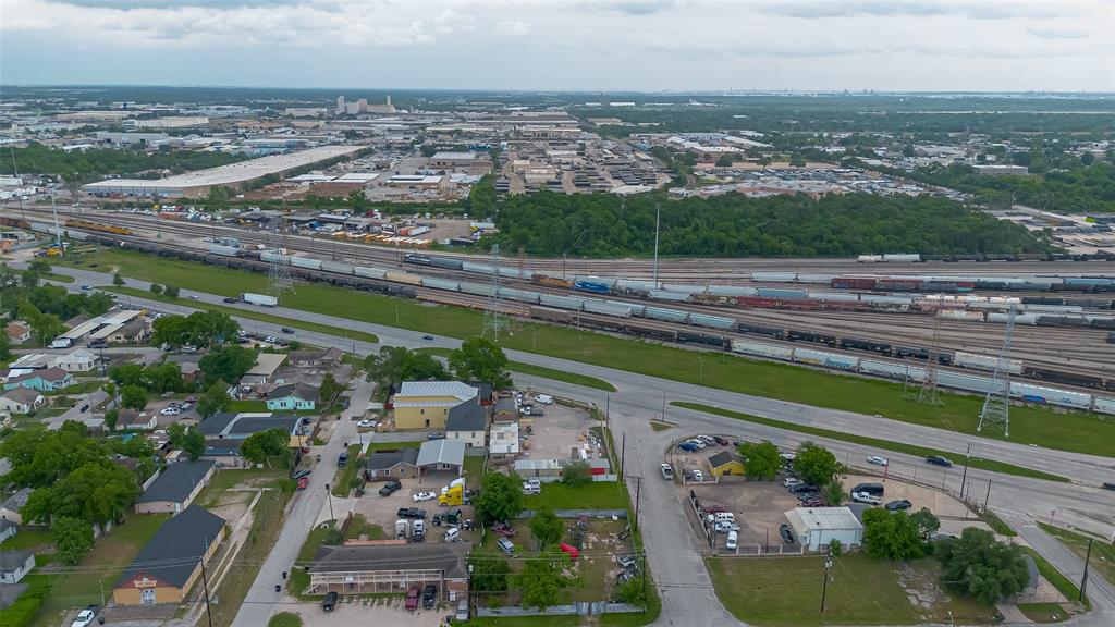 Harbor Drive, Houston, Texas image 14