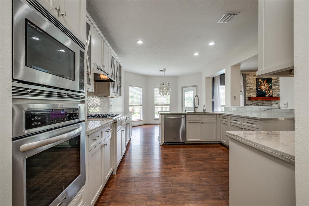 15530 Downford Drive, Tomball, Texas image 12