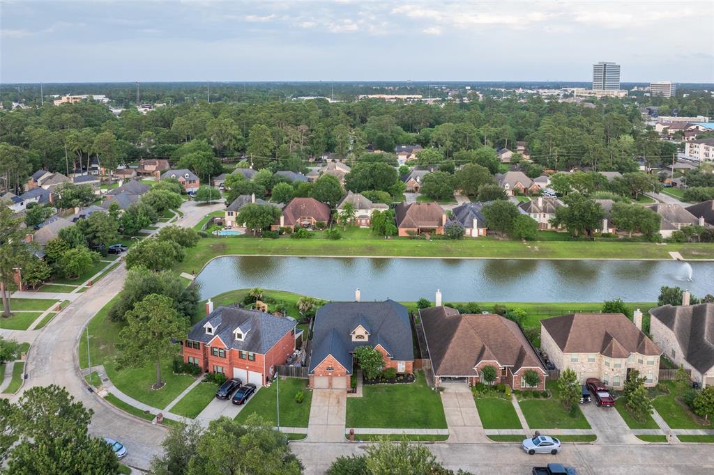 15530 Downford Drive, Tomball, Texas image 32