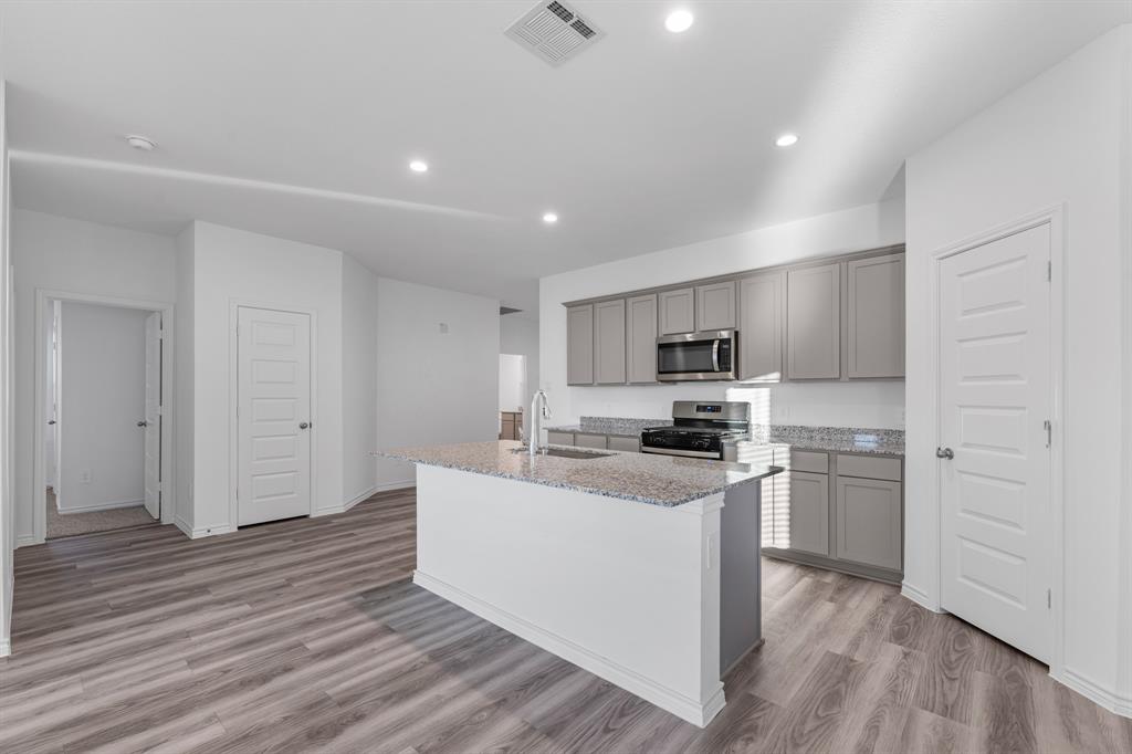 5705 Wood Duck Drive, Orange, Texas image 3