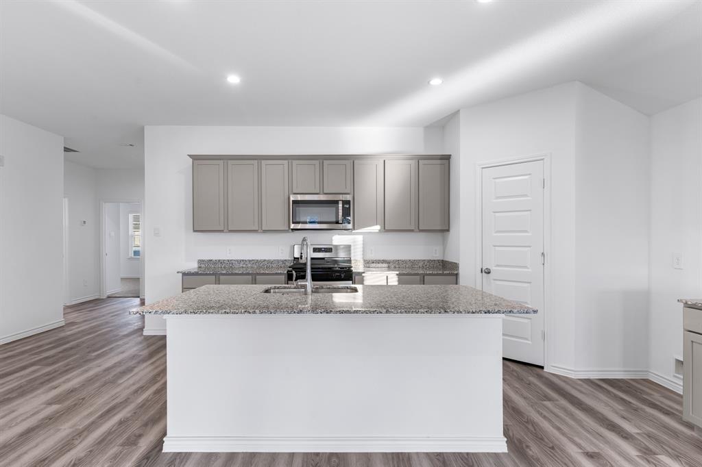 5705 Wood Duck Drive, Orange, Texas image 2