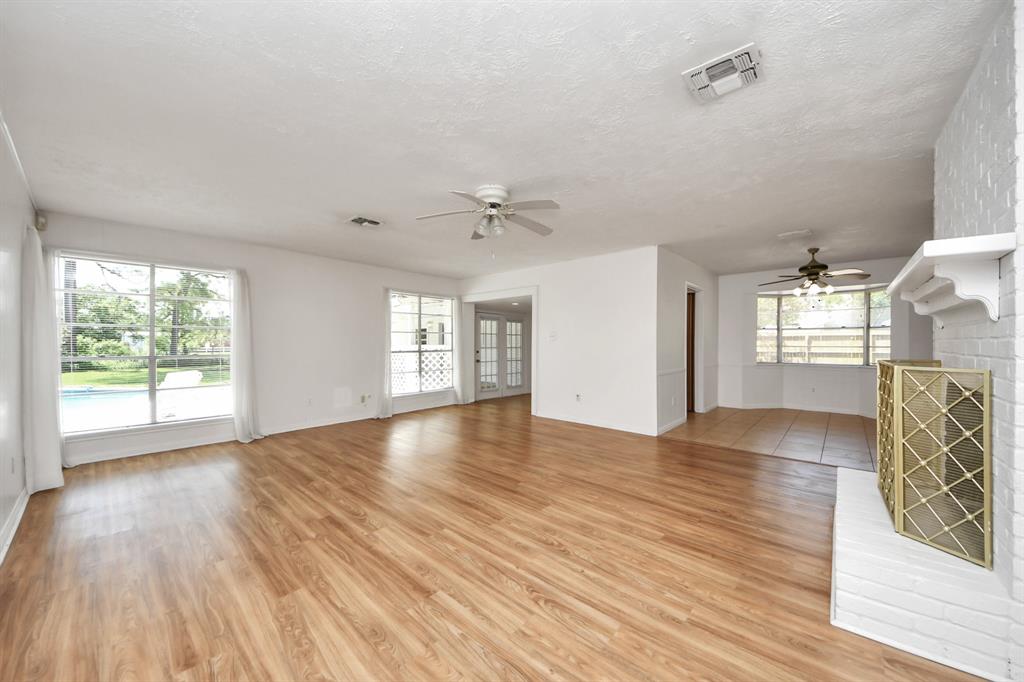 801 Meadow Lark Ave
