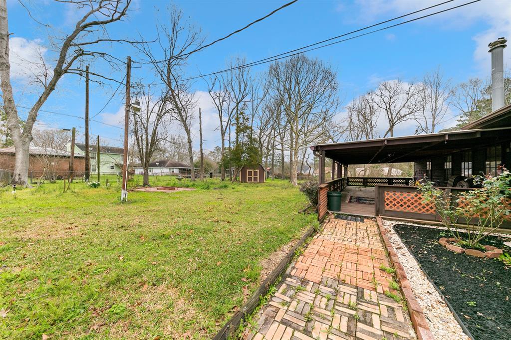 223 Sparkling Water Drive, Huffman, Texas image 21