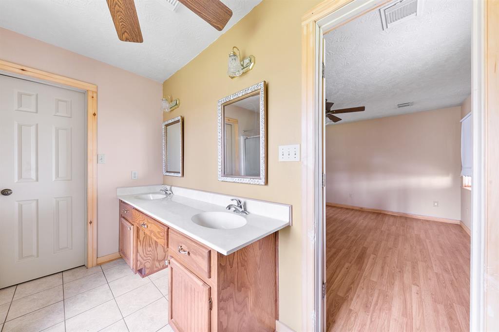 223 Sparkling Water Drive, Huffman, Texas image 15