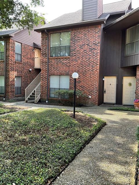 Photo of 3100 Walnut Bend Lane #113, Houston, TX 77042 (MLS # 65053990)