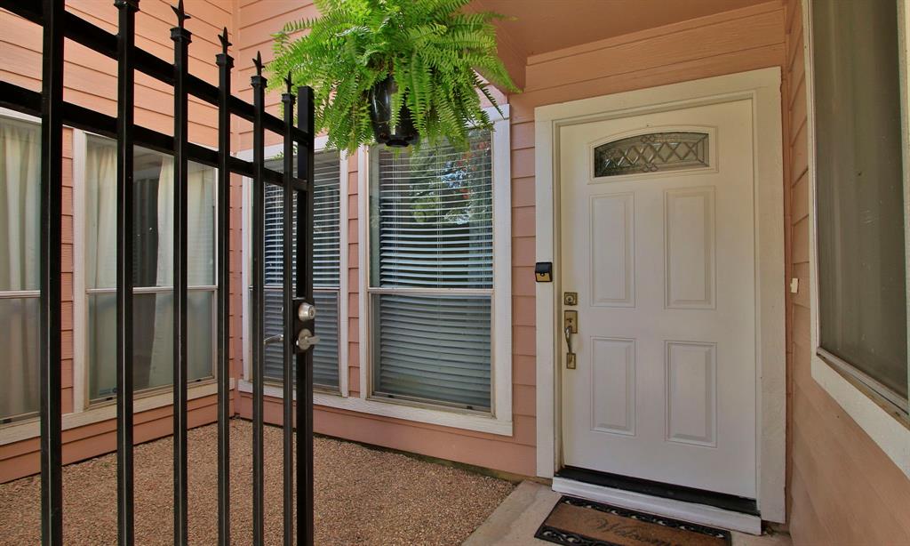 22635 River Birch Drive, Tomball, Texas image 4