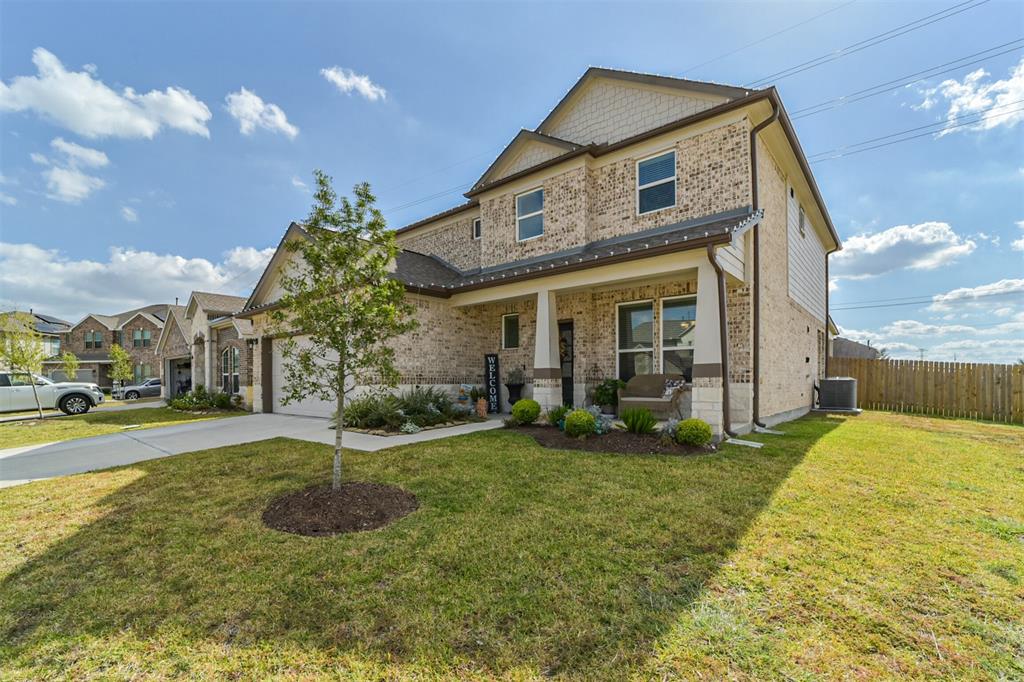356 Selah Court, Alvin, Texas image 2