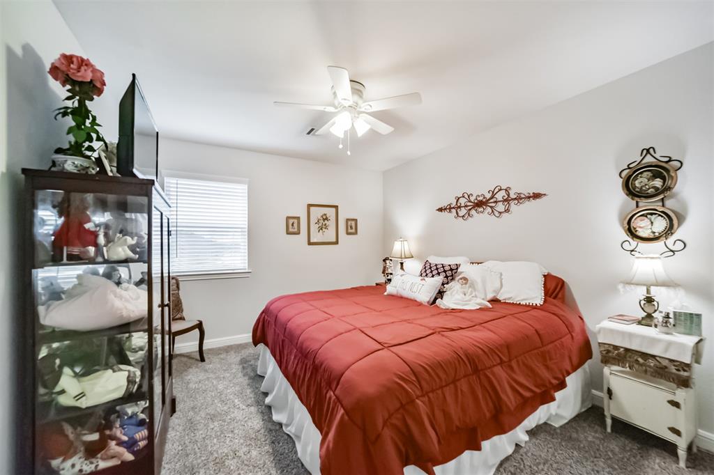 356 Selah Court, Alvin, Texas image 38