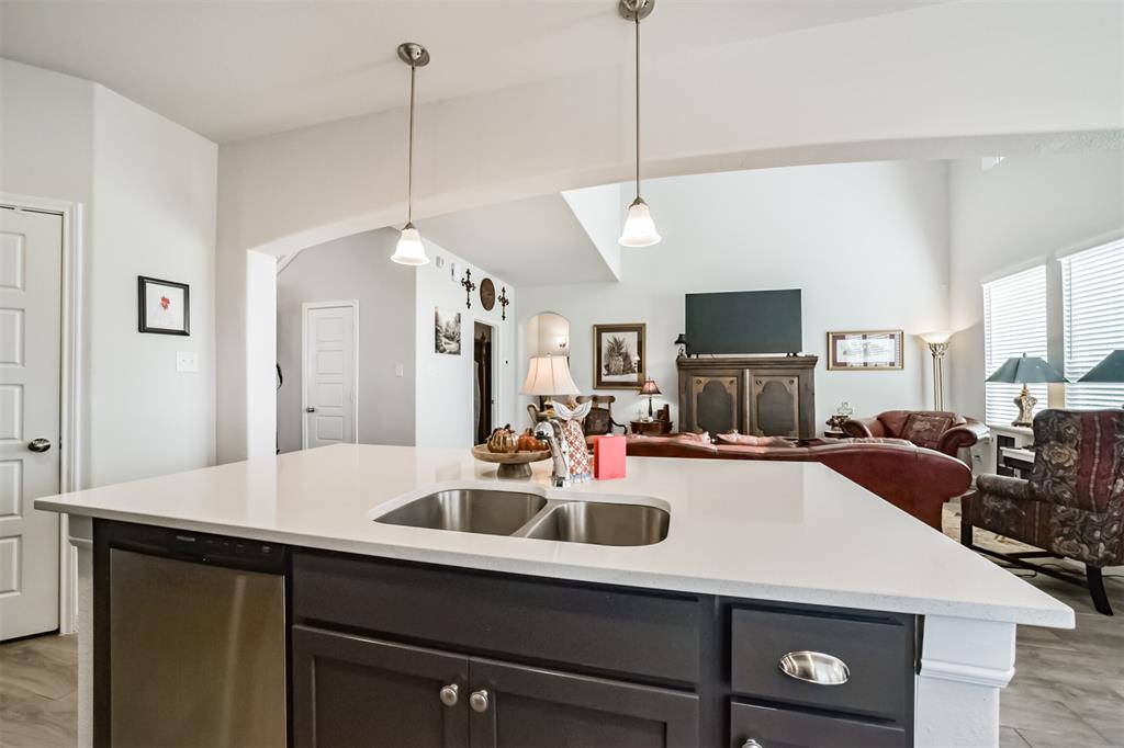 356 Selah Court, Alvin, Texas image 15