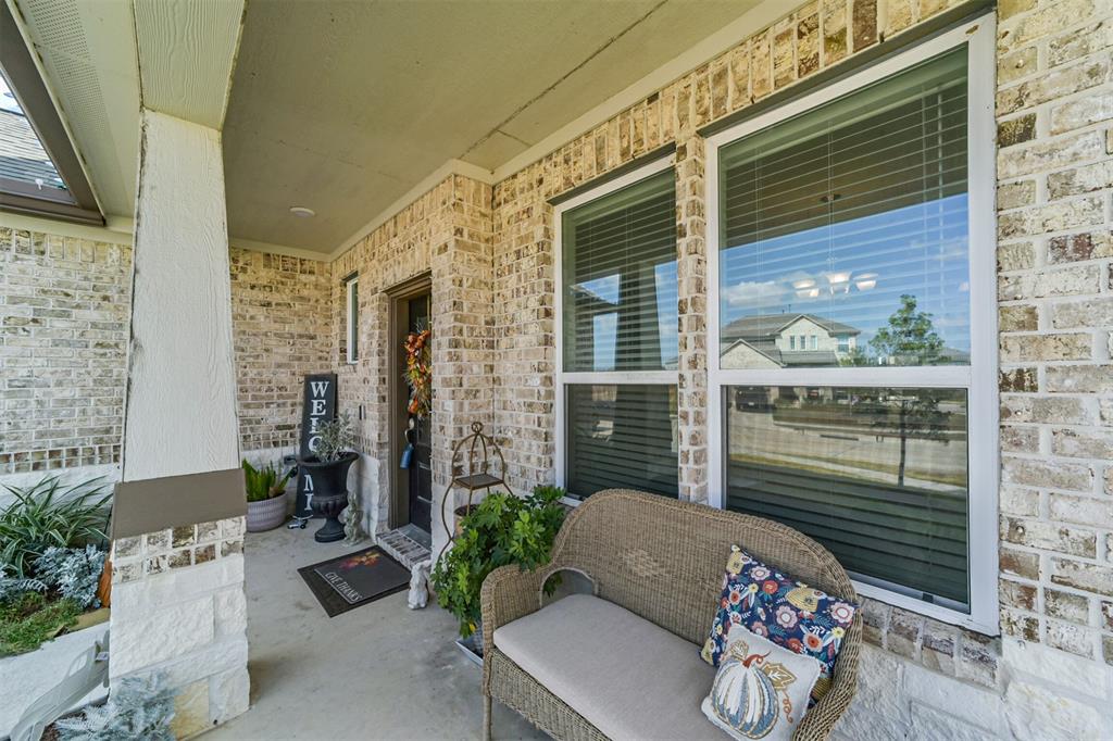 356 Selah Court, Alvin, Texas image 6
