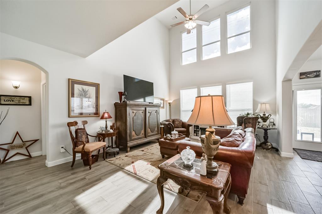 356 Selah Court, Alvin, Texas image 9