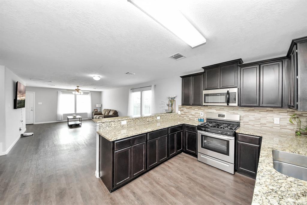 696 Road 5105, Cleveland, Texas image 7