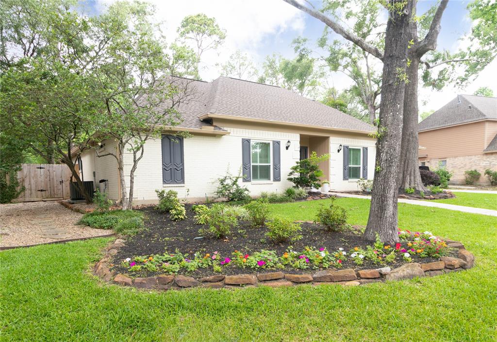 4915 Golden Pond Drive
