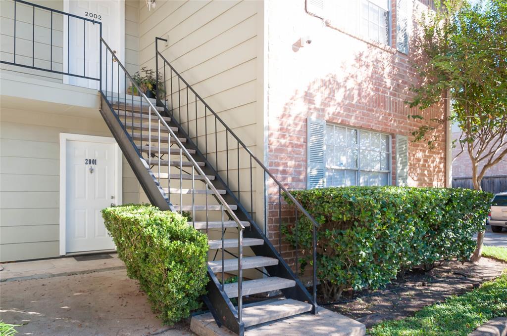 2800 Jeanetta Street 2001