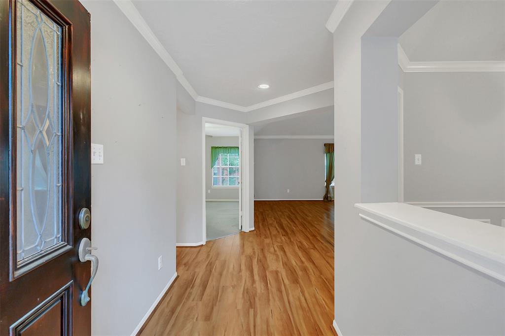 1406 Briarbend Drive, Sugar Land, Texas image 3