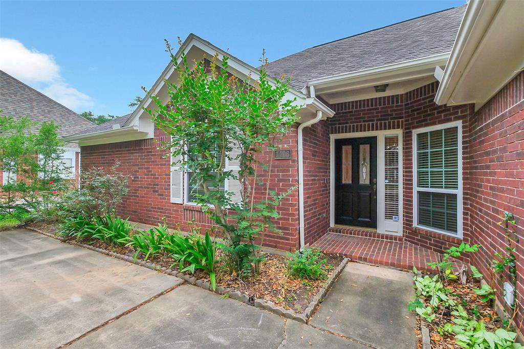 1406 Briarbend Drive, Sugar Land, Texas image 2