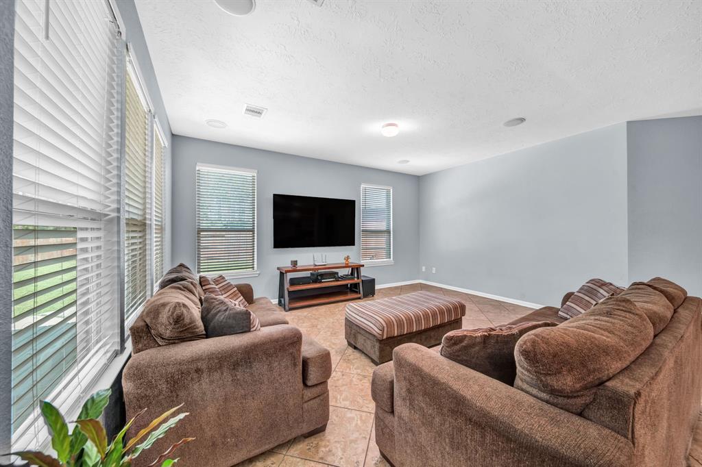 20703 Fawn Timber Trail, Humble, Texas image 9