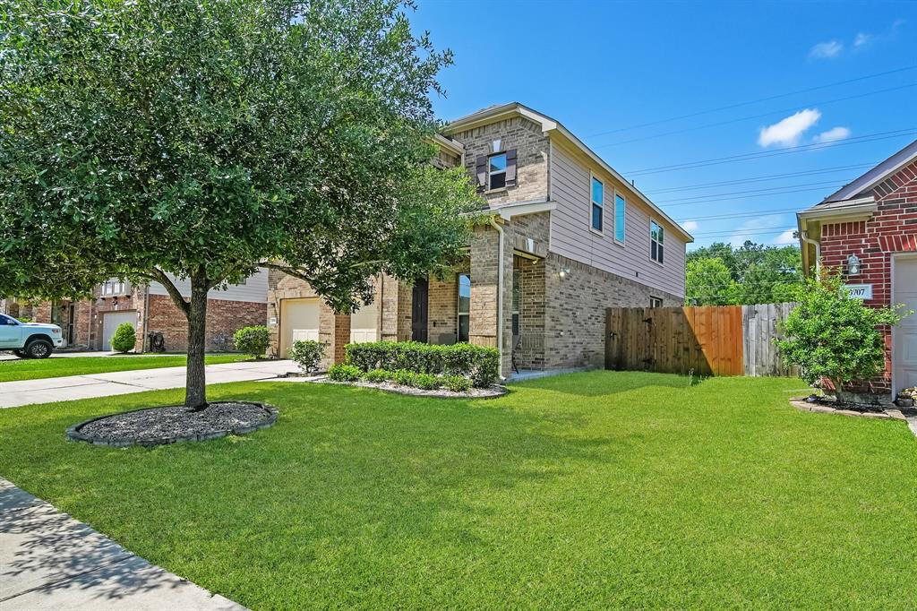 20703 Fawn Timber Trail, Humble, Texas image 2