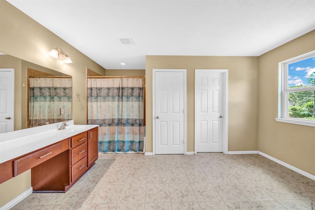 20703 Fawn Timber Trail, Humble, Texas image 31