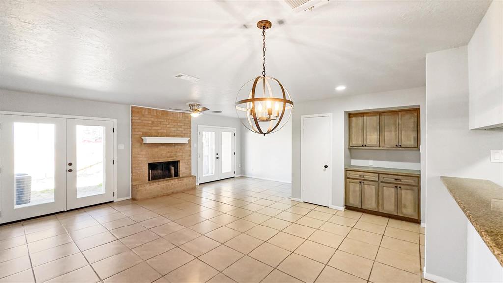 105 Normal Park Drive #B, Huntsville, Texas image 3