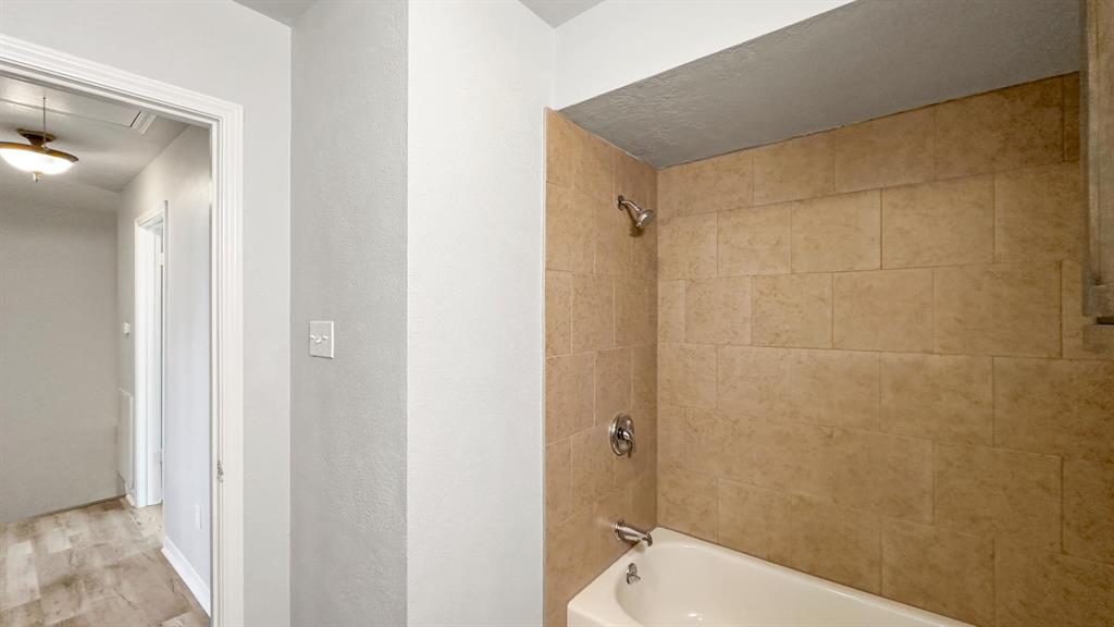 105 Normal Park Drive #B, Huntsville, Texas image 25