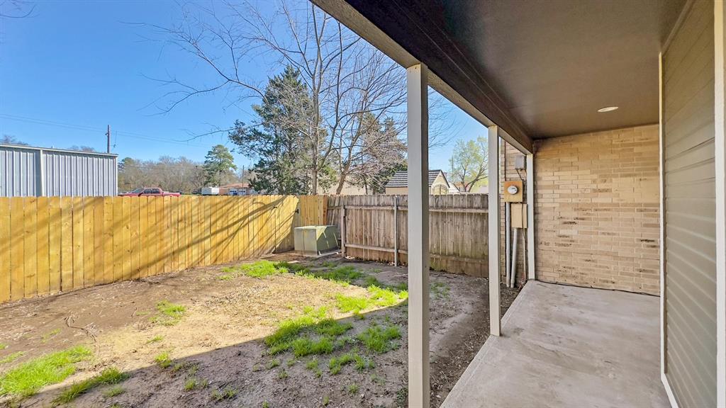 105 Normal Park Drive #B, Huntsville, Texas image 32