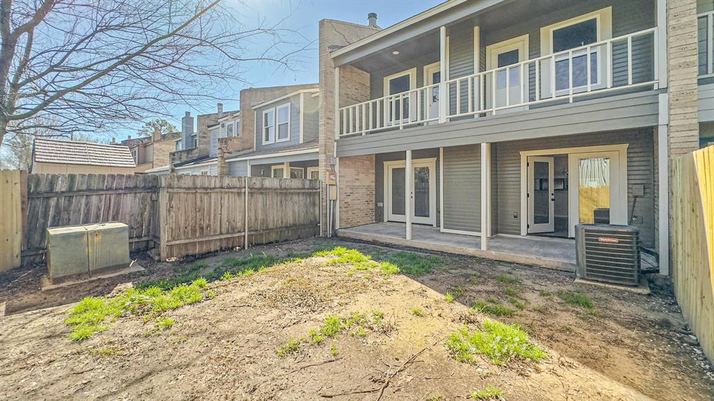 105 Normal Park Drive #B, Huntsville, Texas image 31