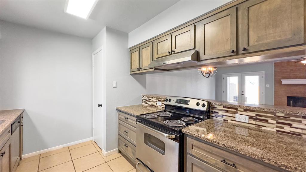 105 Normal Park Drive #B, Huntsville, Texas image 10