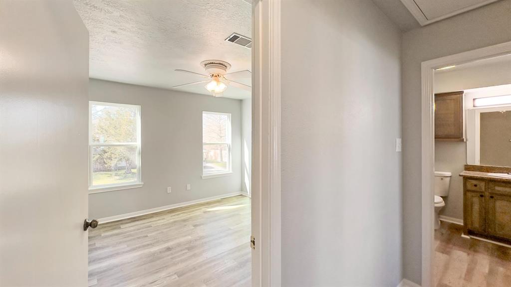 105 Normal Park Drive #B, Huntsville, Texas image 13
