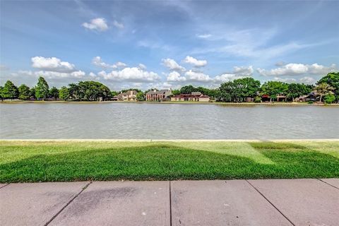 Condominium in Sugar Land TX 2611 Grants Lake Boulevard.jpg