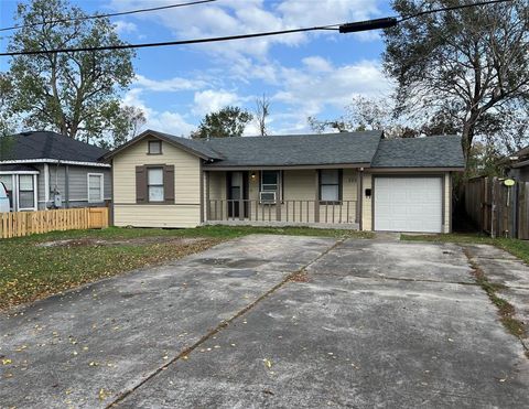 Photo of 505 Sikes Street, Houston, TX 77018 (MLS # 79730613)