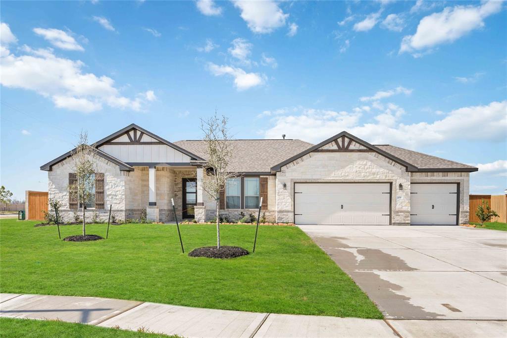 115 Valley Ranch Trail, Dayton, Texas image 1