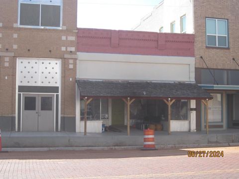 Photo of 203 N Main Street, Childress, TX 79201 (MLS # 81432503) Photo of 203 N Main Street, Childress, TX 79201 (MLS # 81432503)